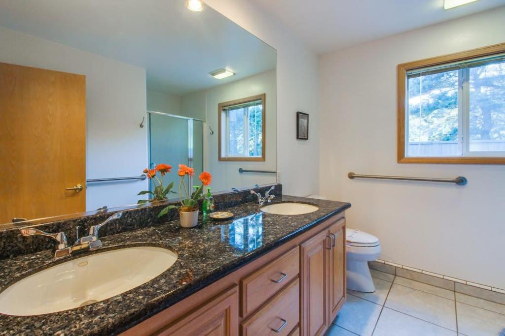 Photo of Bathroom in Sea Ranch