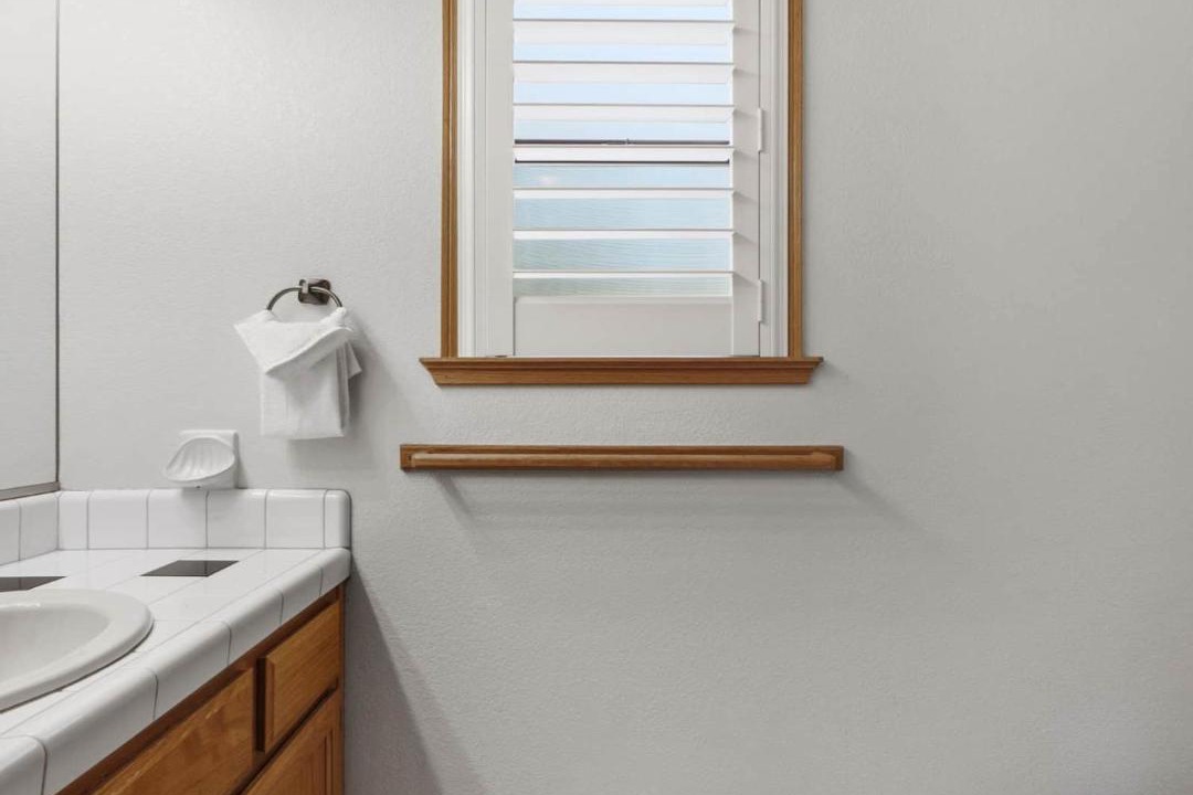 Photo of Bathroom in Lakeside Park