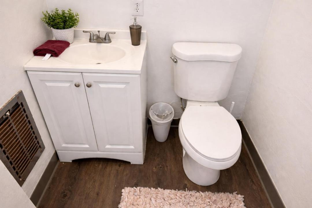 Photo of Bathroom in Oleander - Sunset