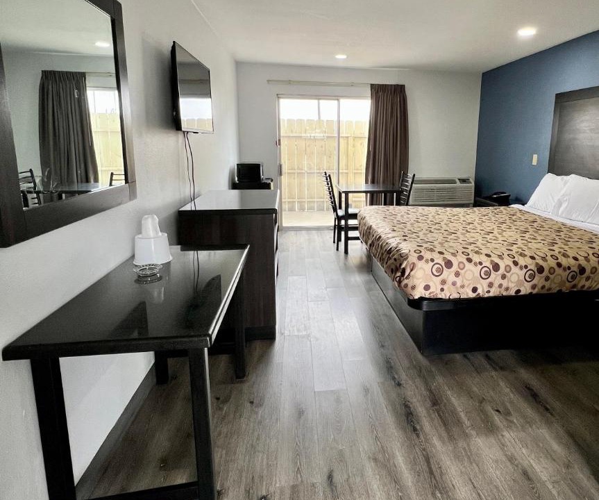 Photo of Bedroom in Raisin