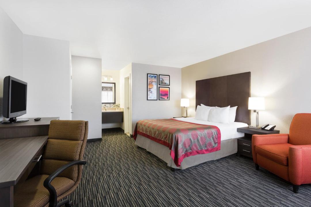 Photo of Bedroom in North Fremont Street