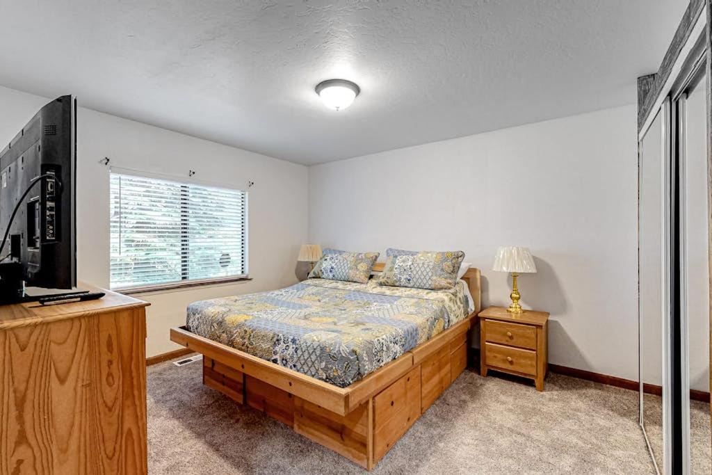 Photo of Bedroom in Tahoe Paradise