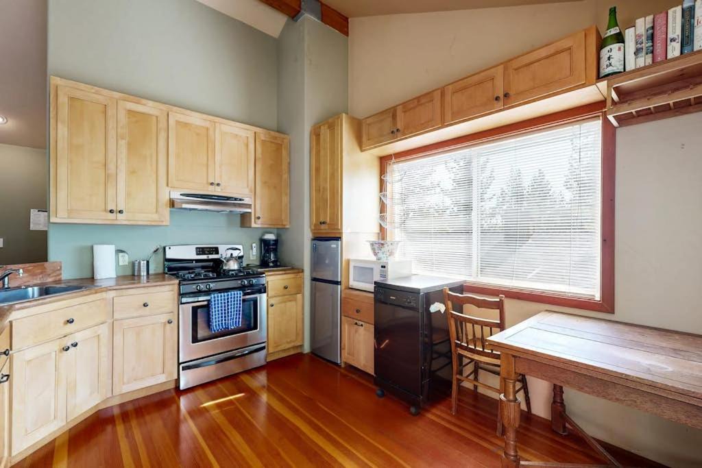 Photo of Kitchen in Comstock Acres