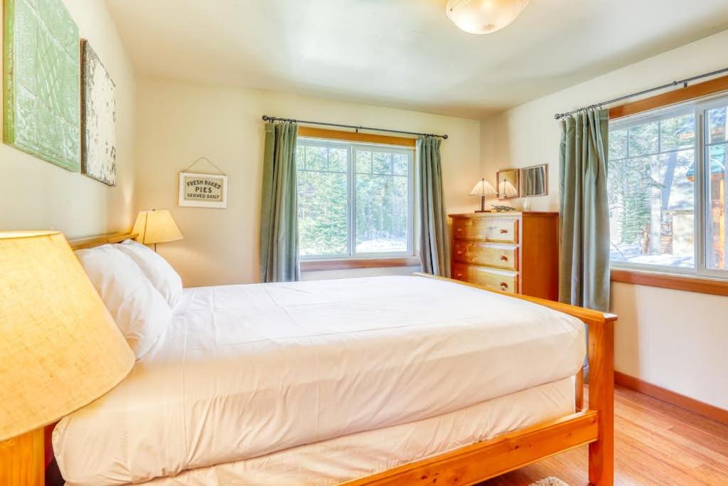 Photo of Bedroom in Serene Lakes