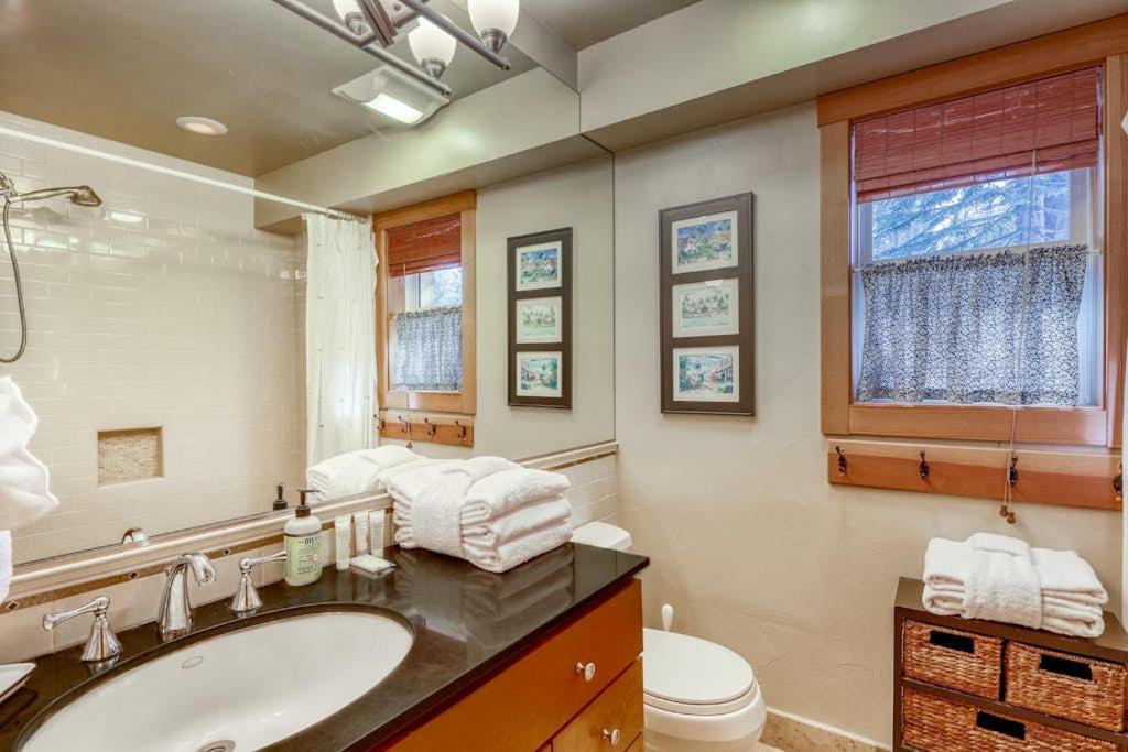 Photo of Bathroom in Serene Lakes