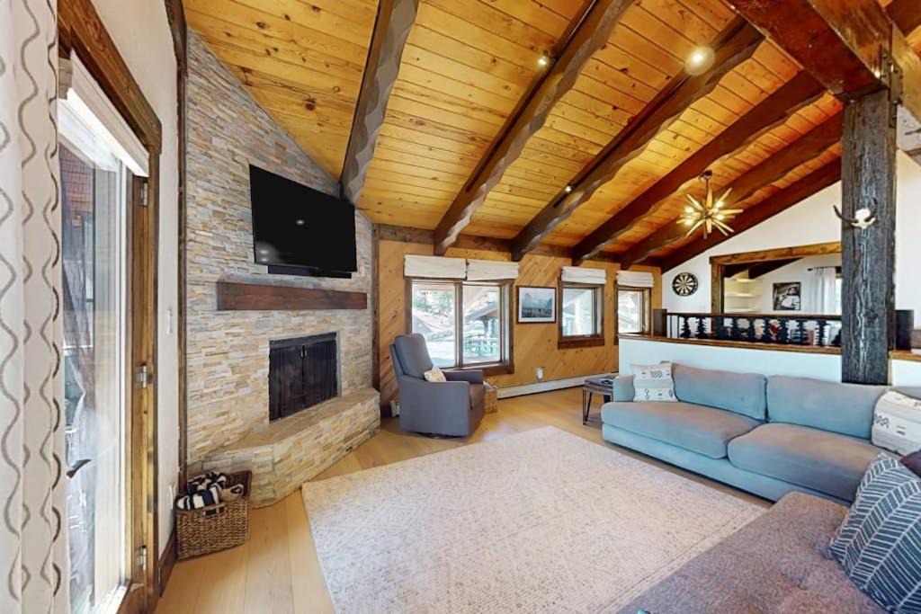 Photo of Livingroom in Tahoe Village