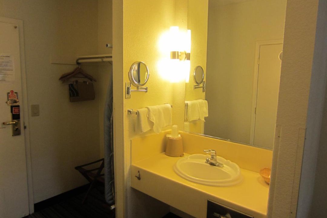 Photo of Bathroom in Garden Alameda