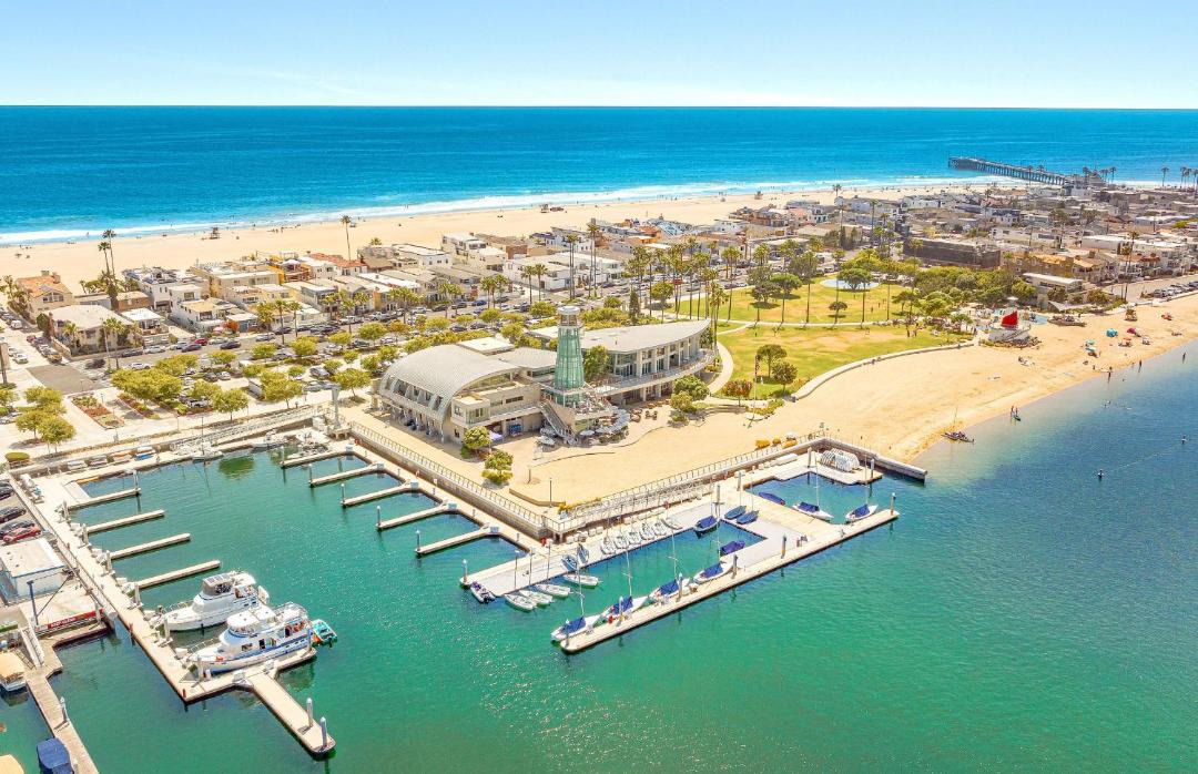 Photo of Others in Balboa Peninsula