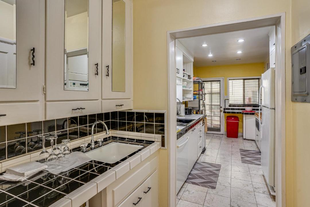 Photo of Kitchen in Alamitos Beach