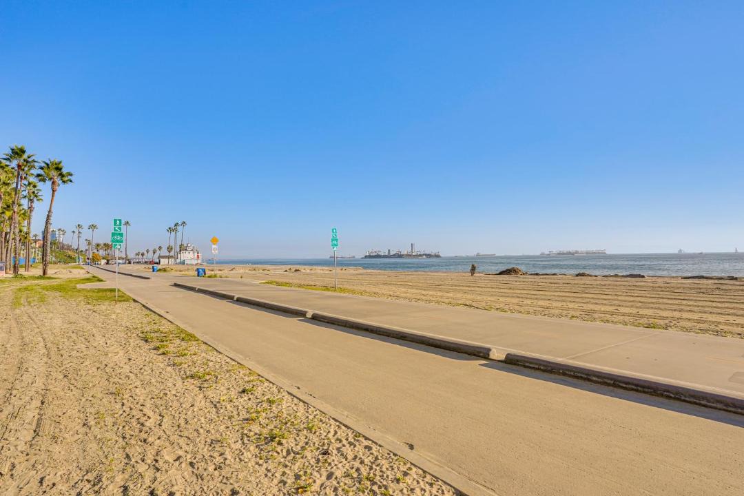 Photo of Others in Alamitos Beach