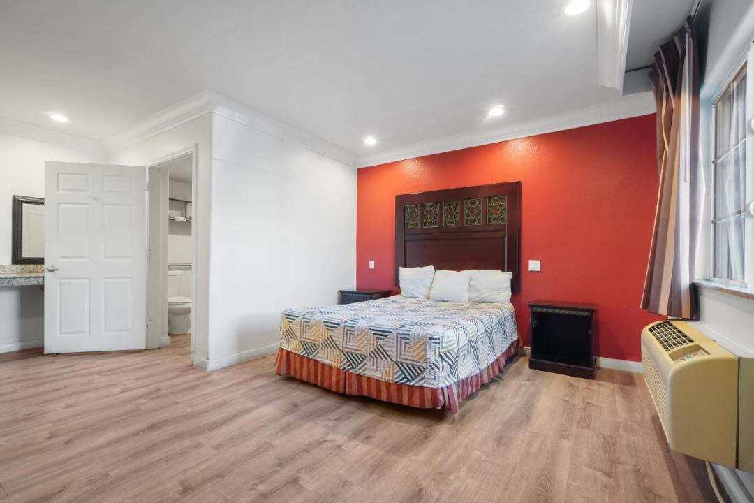 Photo of Bedroom in Huntington Park