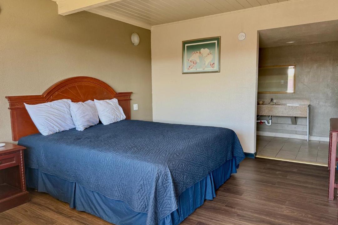 Photo of Bedroom in Raisin