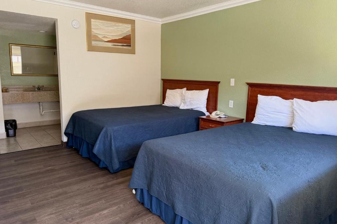 Photo of Bedroom in Raisin
