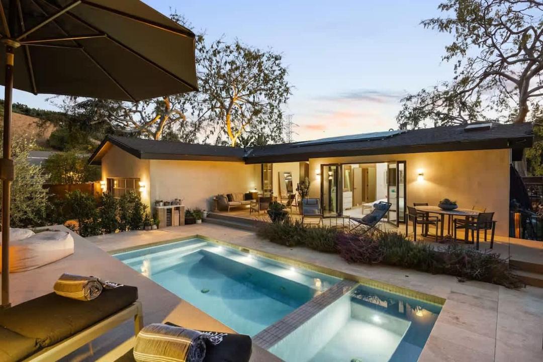 Photo of Others in Hollywood Hills