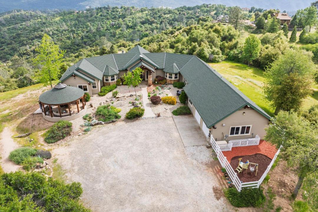 Photo of Others in Oakhurst