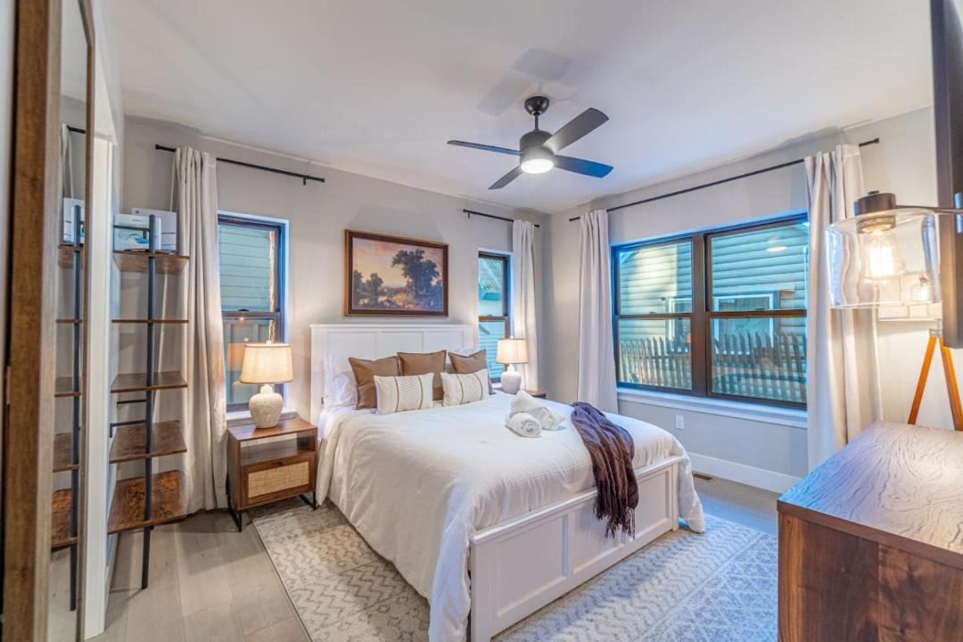 Photo of Bedroom in Lincoln Park