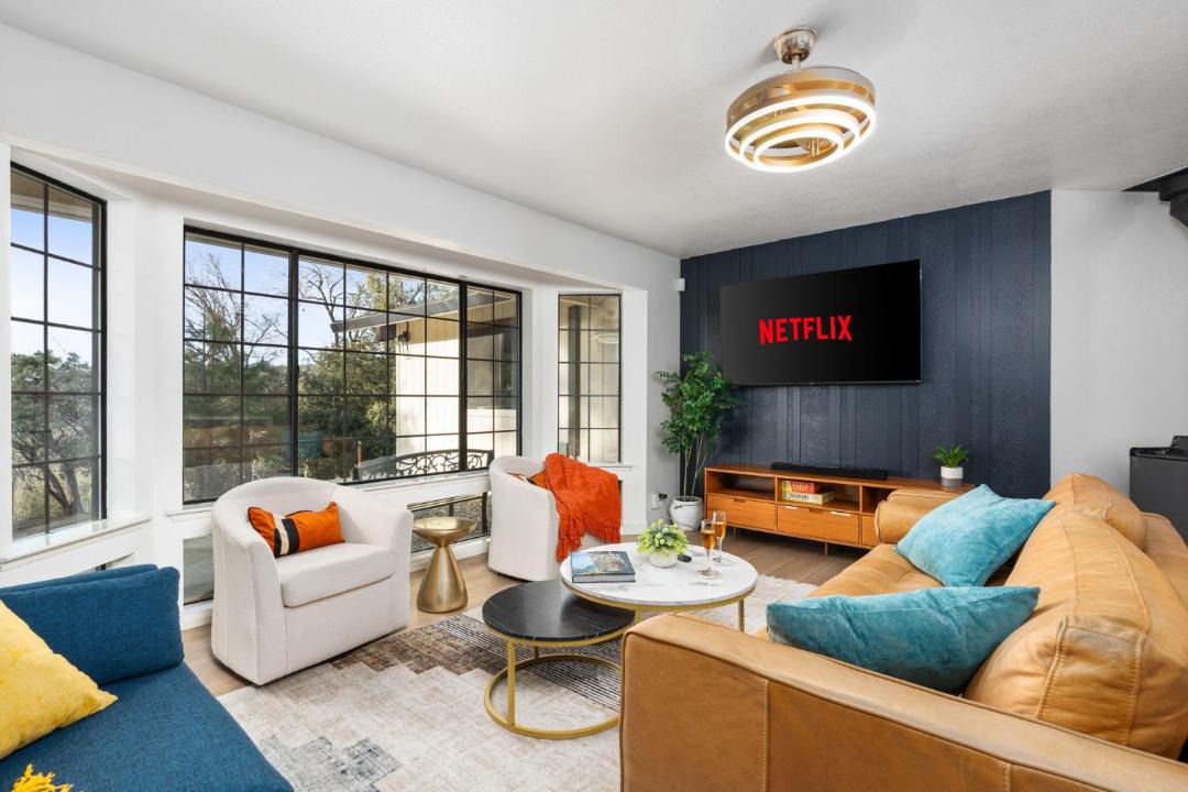 Photo of Livingroom in Oakhurst