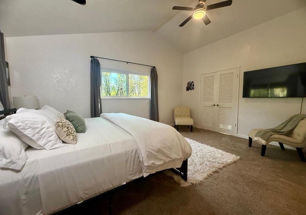 Photo of Bedroom in Oakhurst
