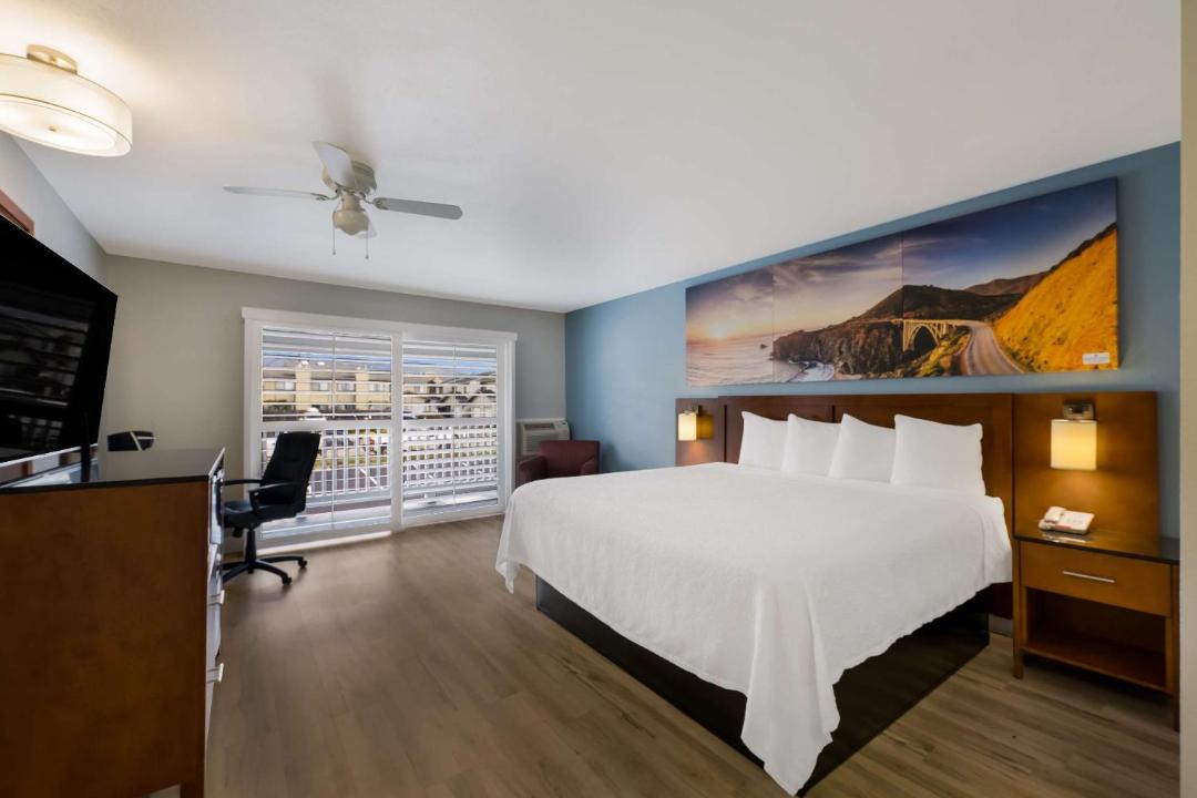 Photo of Bedroom in San Simeon