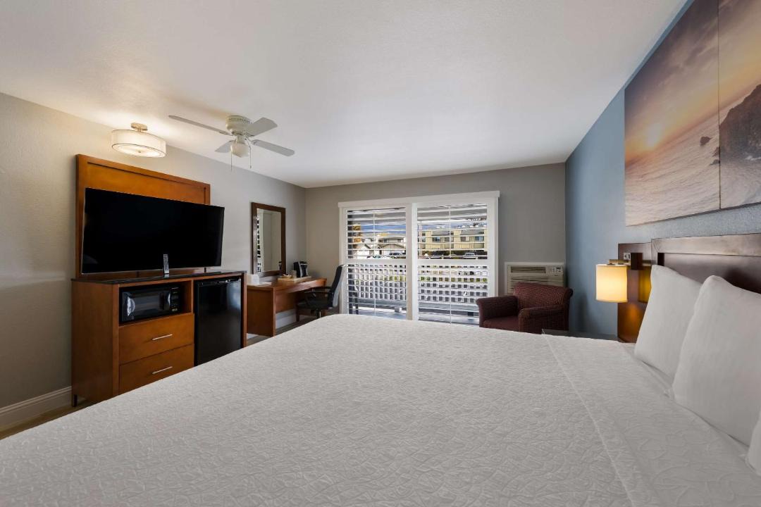 Photo of Bedroom in San Simeon