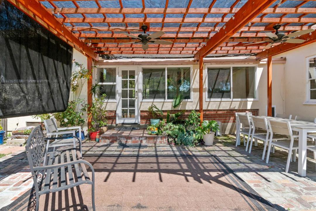 Photo of Patio Balcony in North Hollywood