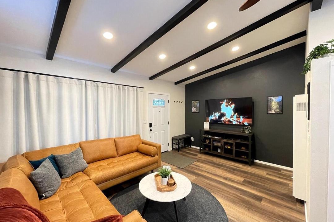 Photo of Livingroom in Felton