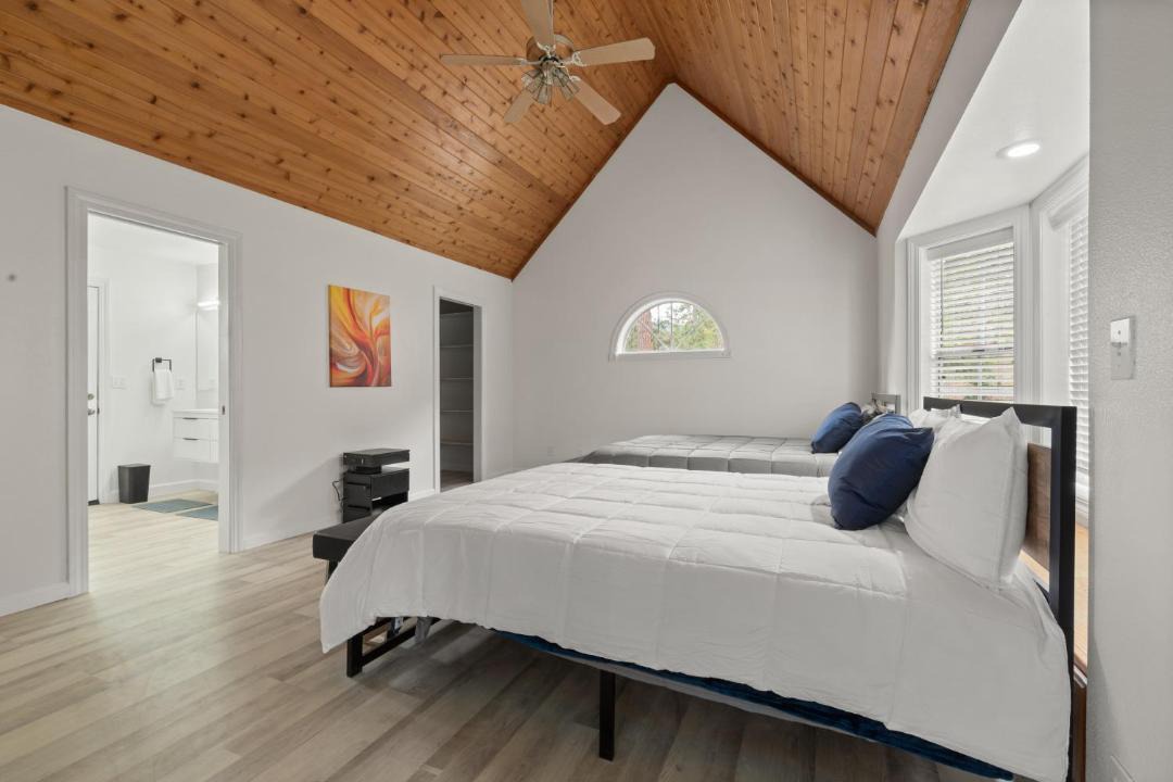 Photo of Bedroom in Coarsegold