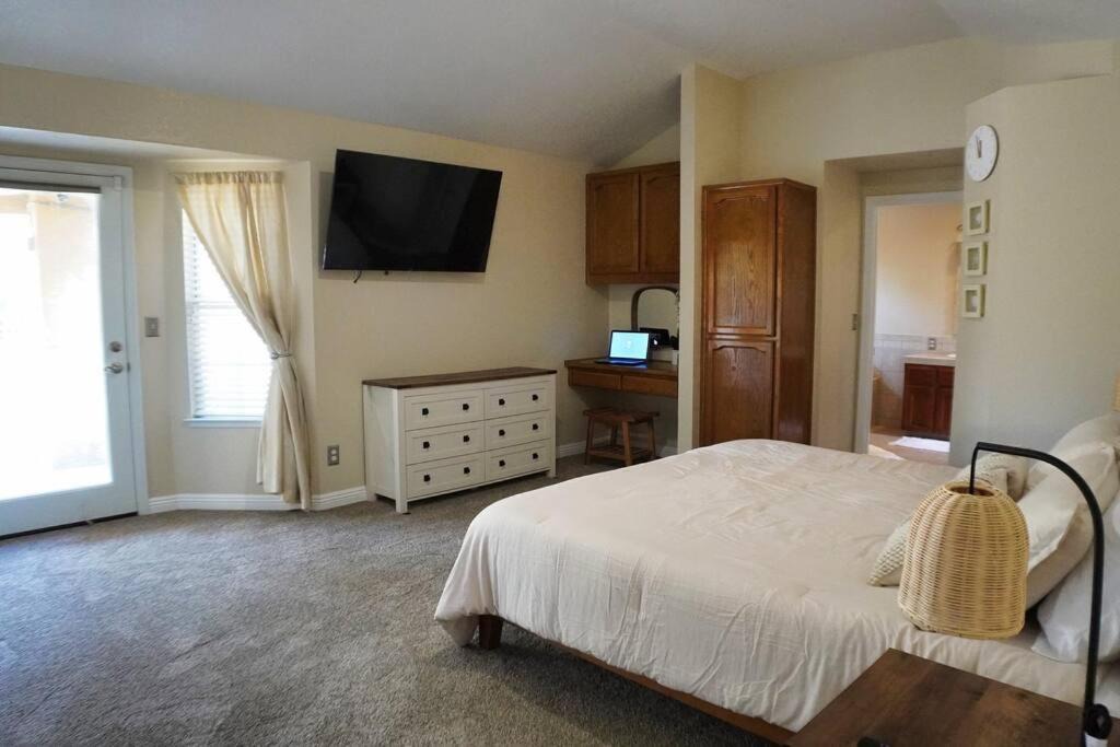 Photo of Bedroom in Madera