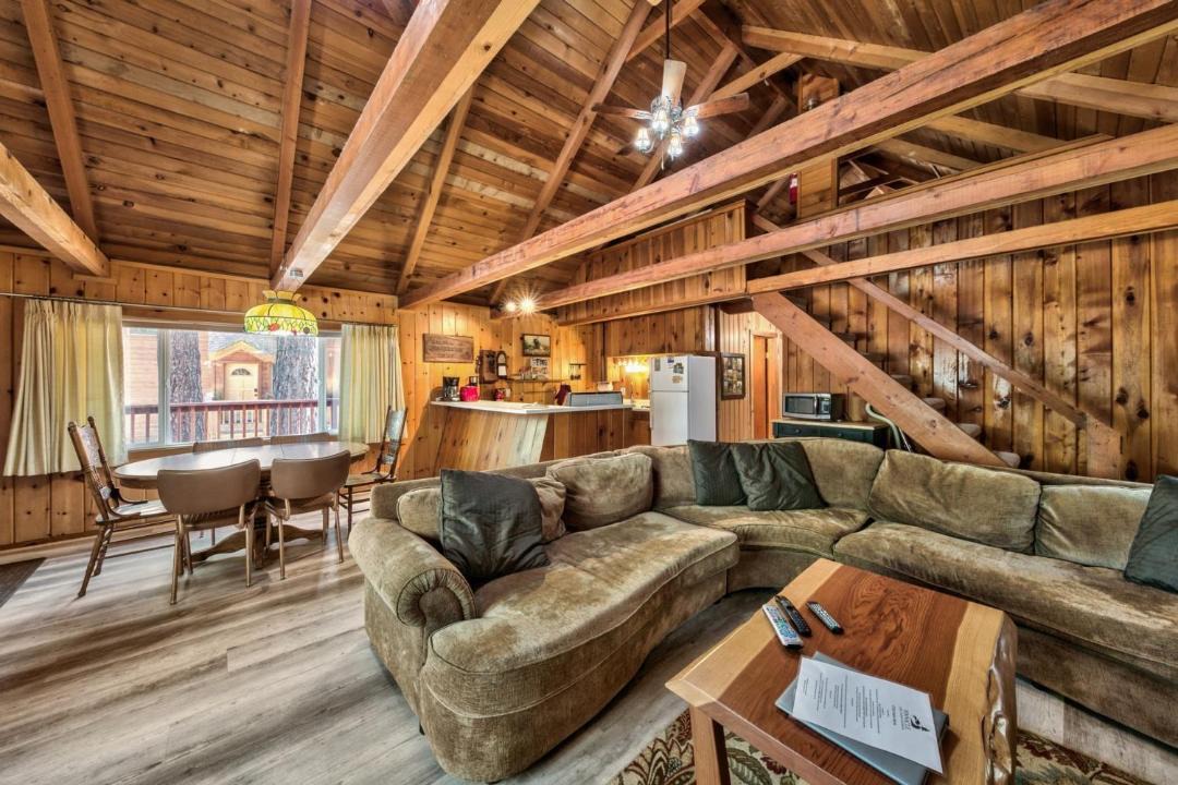Photo of Livingroom in Black Bart