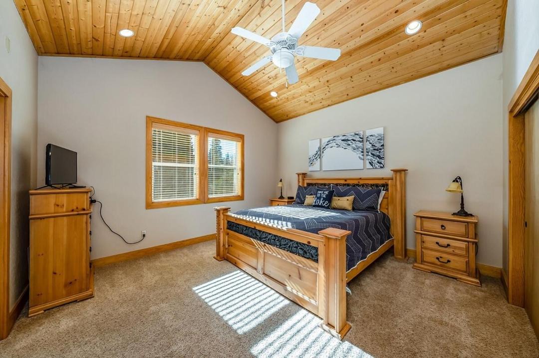 Photo of Bedroom in Shaver Lake
