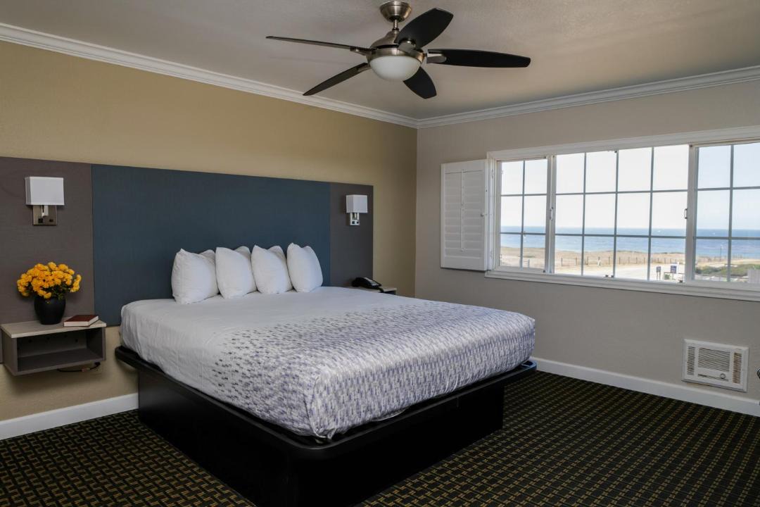 Photo of Bedroom in San Simeon