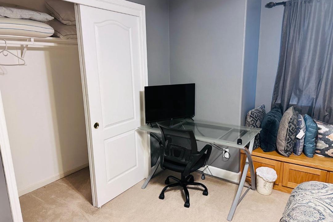 Photo of Bedroom in Raisin