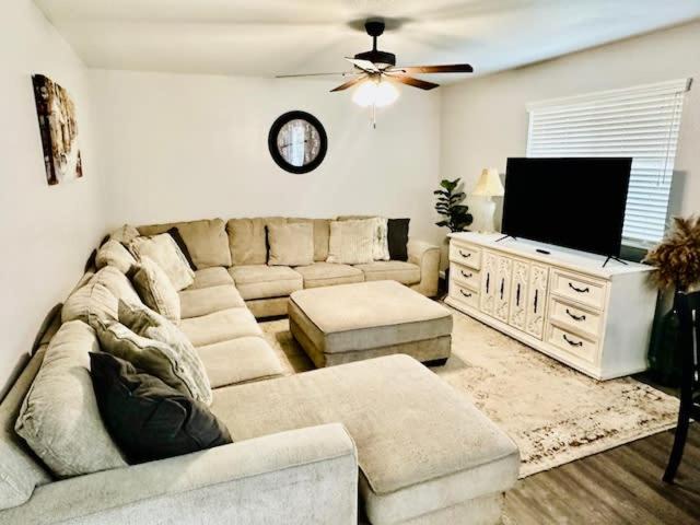 Photo of Livingroom in Yosemite Lakes