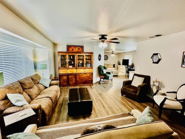 Photo of Livingroom in Yosemite Lakes