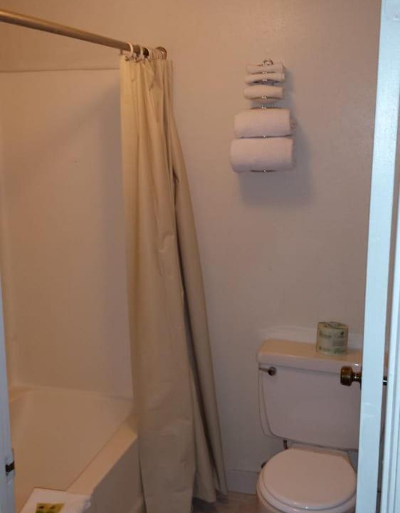 Photo of Bathroom in Tonopah