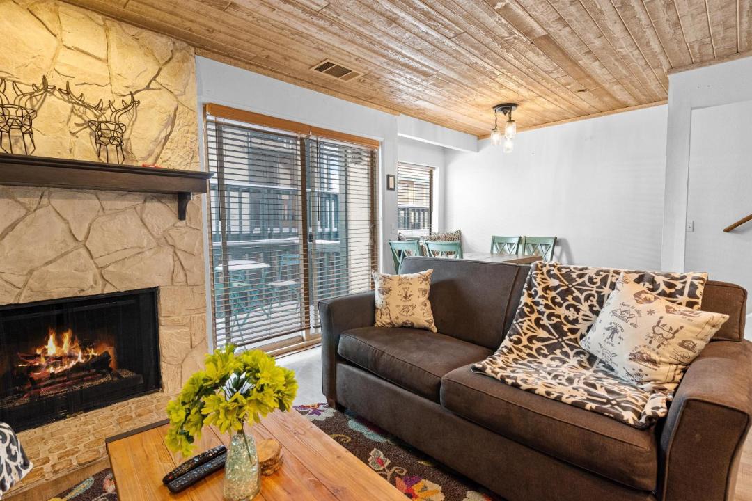 Photo of Livingroom in Big Bear Lake