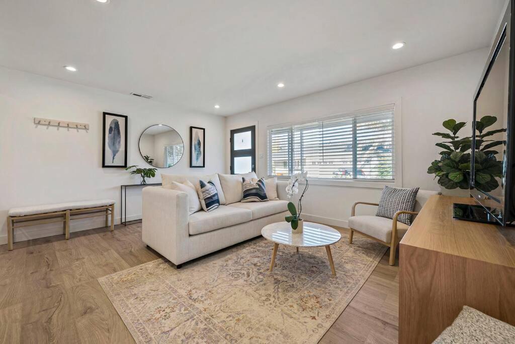 Photo of Livingroom in North Whisman