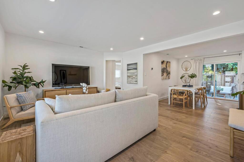 Photo of Livingroom in North Whisman