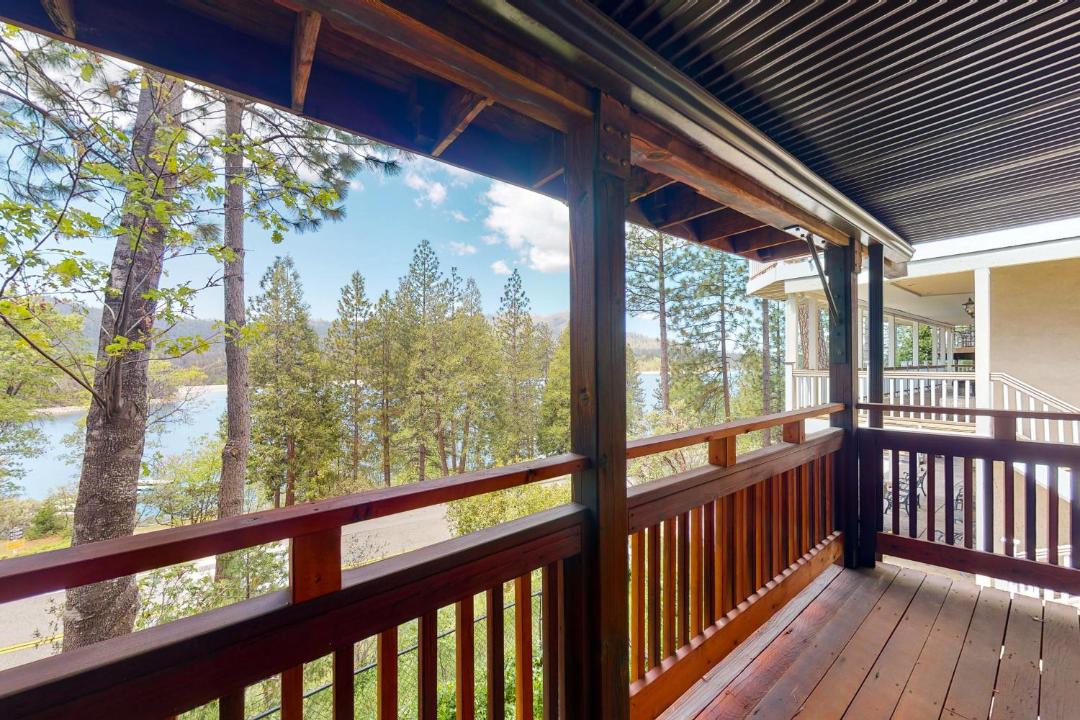 Photo of Patio Balcony in Bass Lake