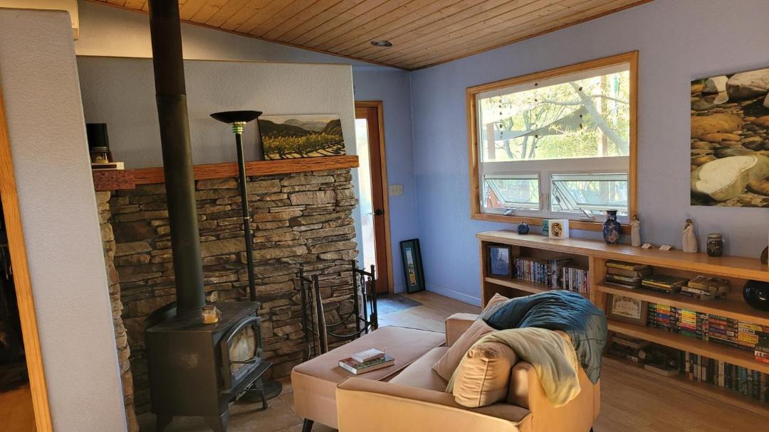 Photo of Livingroom in Oakhurst