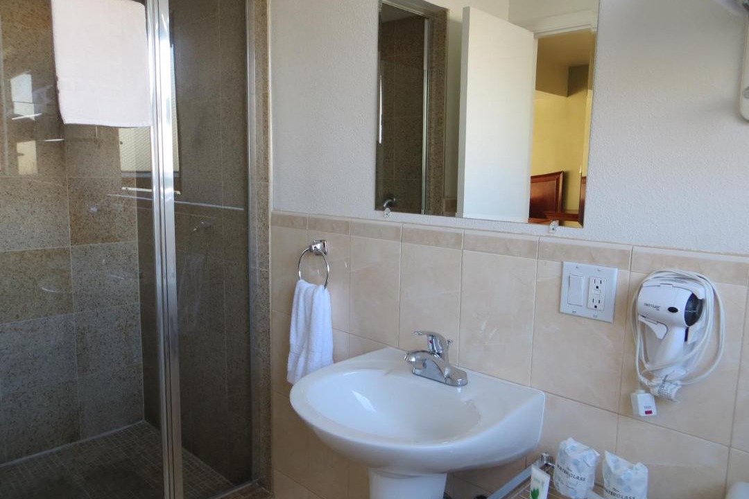 Photo of Bathroom in Evergreen Park