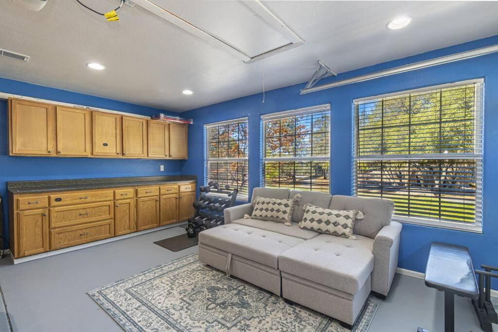 Photo of Livingroom in Coarsegold