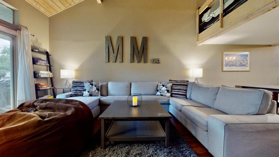 Photo of Livingroom in Mammoth Lakes