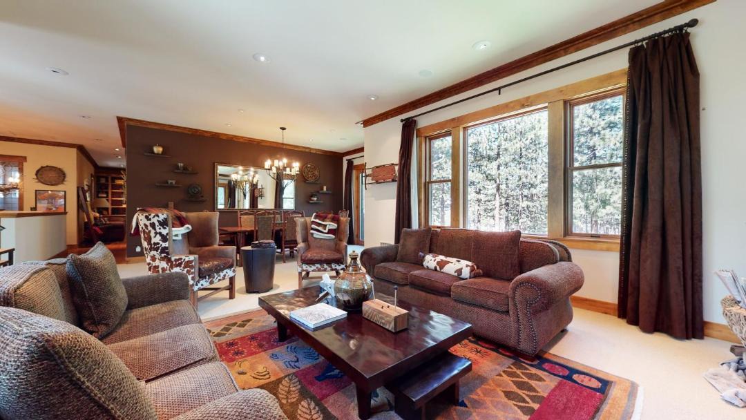 Photo of Livingroom in Crooked Pines