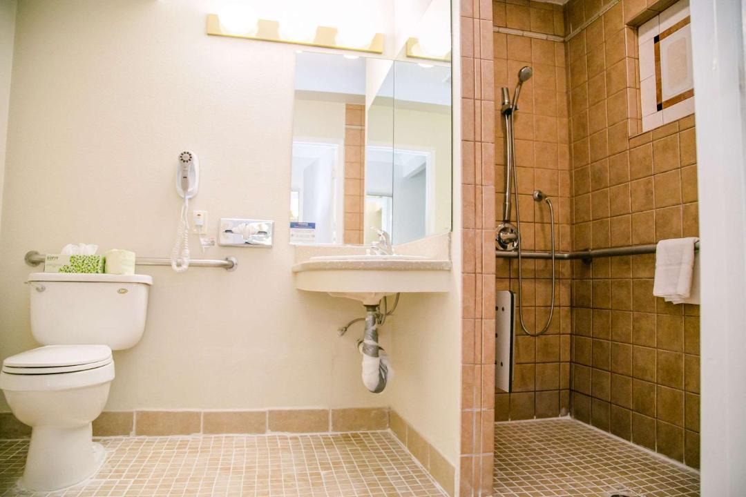 Photo of Bathroom in Thousand Oaks