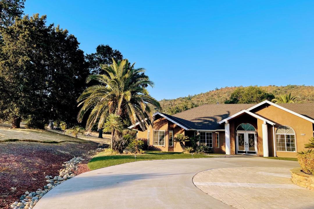 Photo of Others in Oakhurst