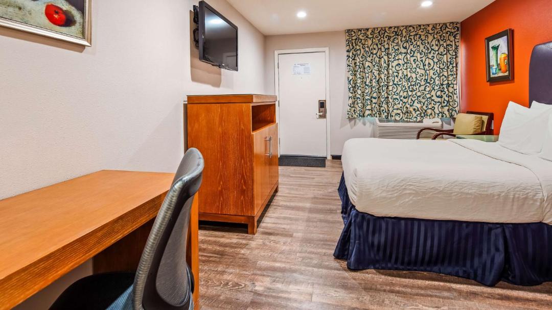 Photo of Bedroom in Ridgecrest