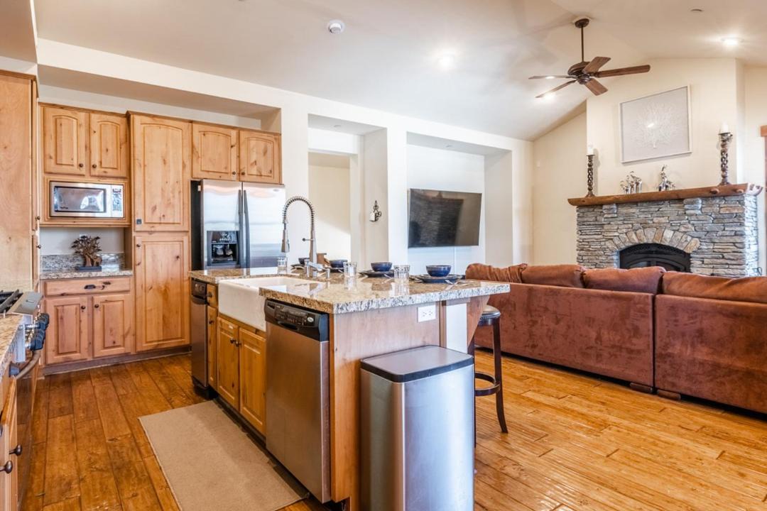 Photo of Kitchen in Mammoth Lakes