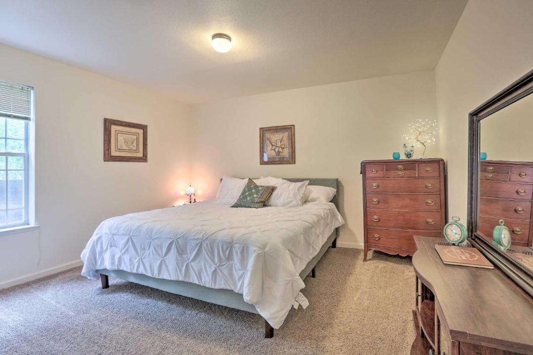 Photo of Bedroom in Applegate