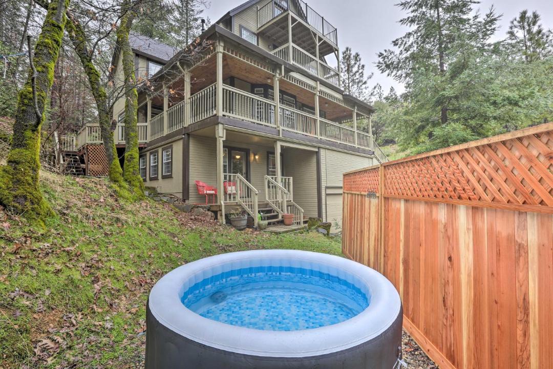 Photo of Outdoor in Applegate